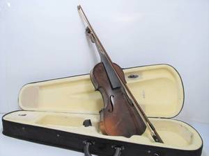 lot 44 image: Antique First National Institute Violin & Bow
