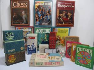 lot 46 image: Lot of Vintage Bookshelf & Other Games