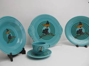 lot 77 image: Lot of FIESTA Ware Warner Bros Daffy Duck