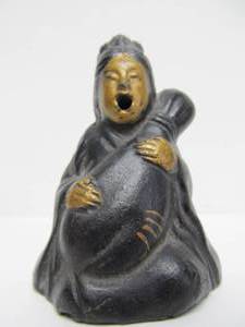 lot 85 image: Old Vintage Oriental Yawning Figure