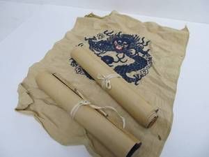 lot 91 image: 2 Vintage Oriental Scrolls & Woven Dragon