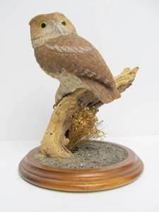 lot 92 image: Very Nice Signed Wooden Owl Carving