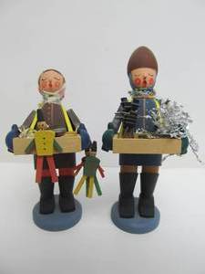 lot 138 image: Hand Made German Wooden Erzebirge Striezel Children Figures