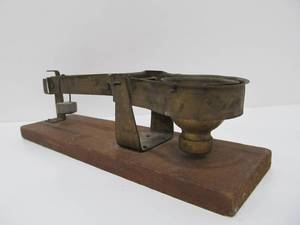 lot 228 image: Small Antique Brass Scale