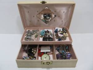 lot 238 image: Estate Lot of Vintage Jewelry & Pocket Watch