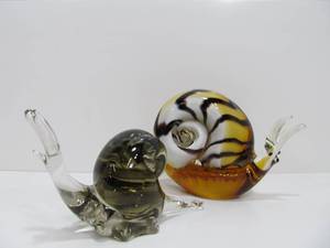 lot 175 image: Pair of Hand Made Art Glass Snail Paperweights