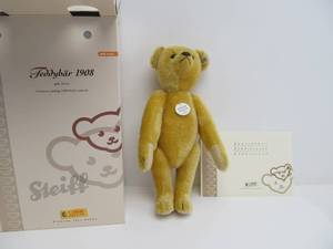 lot 150 image: Mint in Box STEIFF Classic Teddybar 1908