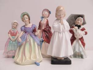 lot 153 image: Group of Vintage ROYAL DOULTON Figurines