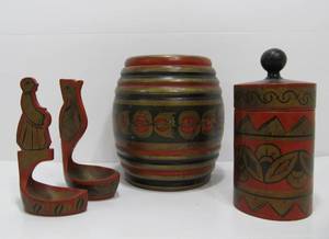 lot 192 image: Vintage Hand Painted Russian Woodenware 