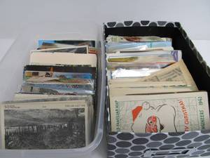 lot 208 image: Large Lot of Vintage & Antique Postcards