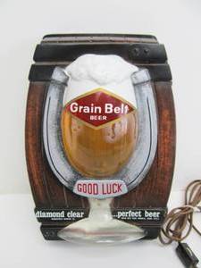 lot 264 image: Working Vintage GRAIN BELT Lighted Bubbler Beer Sign