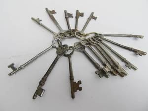 lot 301 image: Lot of Antique Skeleton Keys