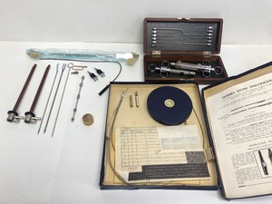 lot 336 image: Large Lot of Vintage & Antique Medical Instruments #2