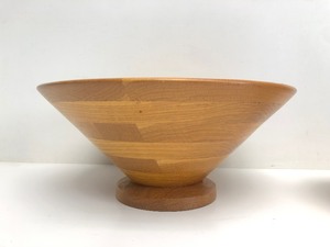 lot 346 image: 2 Hand Made Signed Vintage Wooden Nut Bowls from The Wood Carvers School & Store.