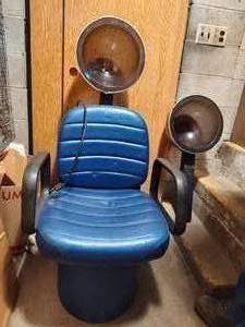 lot 20 image: Seated Chair Hair Dryer with Curlers