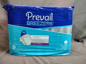 lot 55 image: 1 Pack of Prevail Breezers Size L
