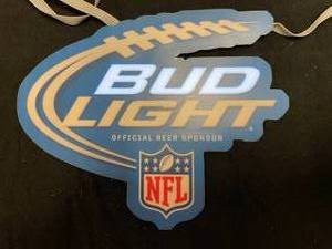 lot 122 image: Bud Light LED pennant light stringer, NIB
