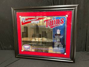 lot 7 image: Budweiser MN Minnesota Twins Metrodome mirror, World Series Champs NIB