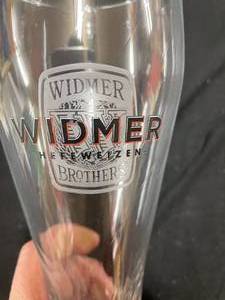 lot 119 image: Lot of 6 Widmer Signature Hefeweizen 12 Liter glasses, NIB New in Box