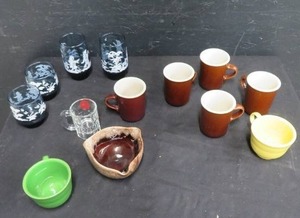 CUPS, COFFEE MUGS AND ASHTRAY