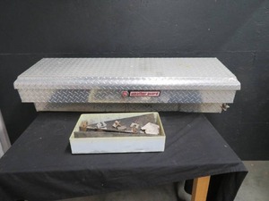 WEATHER GUARD METAL TOOLBOX