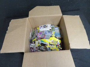 BOX OF SPORTSCARDS