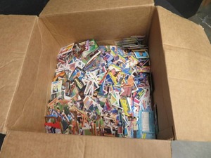 MIXED BOX OF SPORTSCARDS