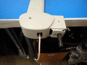 lot 2 image: PDi Persona P14W screen with mounting arm (ALL ITEMS ARE TESTED W 30 DAY WARRANTY)