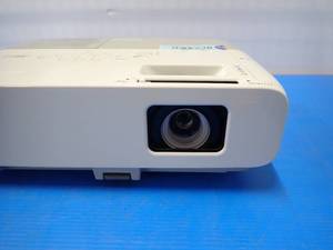lot 66 image: Epson&nbspPowerLite 825 Projector  1024 x 768 resolution with 3000 ANSI Lumens  includes power cable