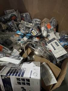 HUGE LOT of Moen, Korky, Delta, Pfister, Everbilt, Danco Side Sprayers, Shower Heads, Towel Bars, Toilet Paper Roll Holders and other Plumbing Supplies