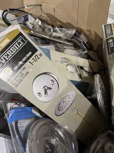 HUGE LOT of Moen, Korky, Delta, Pfister, Everbilt, Danco Side Sprayers, Shower Heads, Towel Bars, Toilet Paper Roll Holders and other Plumbing Supplies