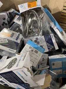 HUGE LOT of Moen, Korky, Delta, Pfister, Everbilt, Danco Side Sprayers, Shower Heads, Towel Bars, Toilet Paper Roll Holders and other Plumbing Supplies