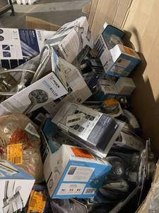 HUGE LOT of Moen, Korky, Delta, Pfister, Everbilt, Danco Side Sprayers, Shower Heads, Towel Bars, Toilet Paper Roll Holders and other Plumbing Supplies