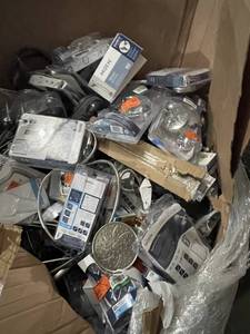 HUGE LOT of Moen, Korky, Delta, Pfister, Everbilt, Danco Side Sprayers, Shower Heads, Towel Bars, Toilet Paper Roll Holders and other Plumbing Supplies