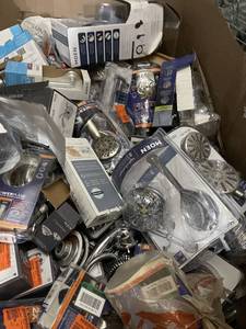 HUGE LOT of Moen, Korky, Delta, Pfister, Everbilt, Danco Side Sprayers, Shower Heads, Towel Bars, Toilet Paper Roll Holders and other Plumbing Supplies
