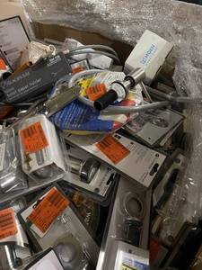 HUGE LOT of Moen, Korky, Delta, Pfister, Everbilt, Danco Side Sprayers, Shower Heads, Towel Bars, Toilet Paper Roll Holders and other Plumbing Supplies