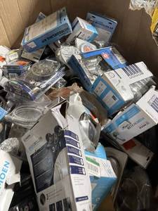 HUGE LOT of Moen, Korky, Delta, Pfister, Everbilt, Danco Side Sprayers, Shower Heads, Towel Bars, Toilet Paper Roll Holders and other Plumbing Supplies
