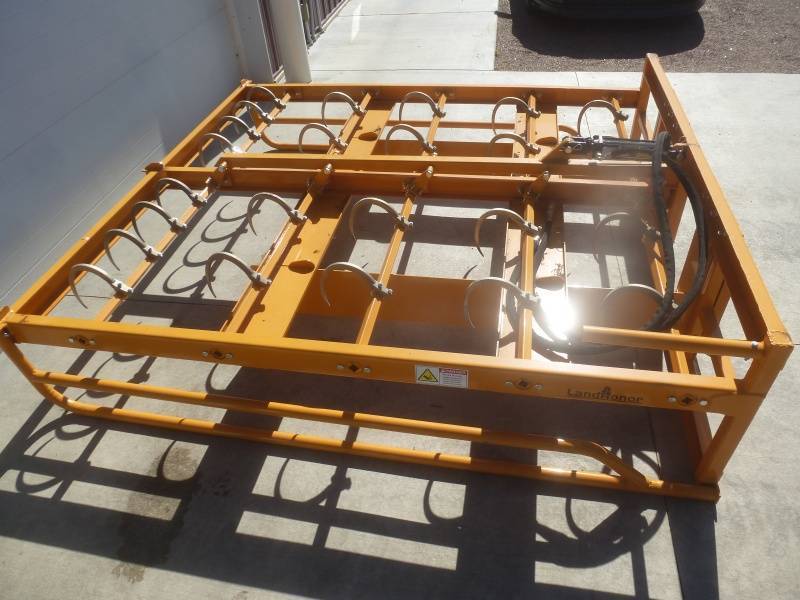 Land Honer Bale Fork Attachment