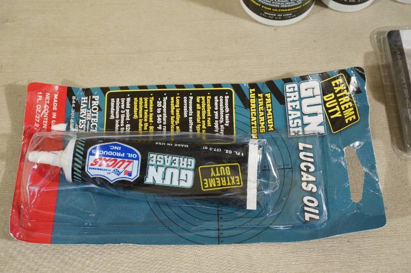 Lucas Oil Extreme Duty Grease and Oil Pack Plus Gun Lock, March Firearms,  Ammo, and Accessories #1 - Plus Collector Knives