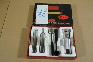 lot 177 image: Lee Loader Shotgun Loading Kit