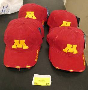 12 MN Gophers hats