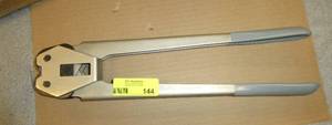 Steel banding crimper