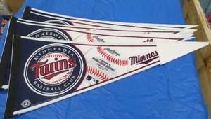 30 Minnesota Twins Pennants
