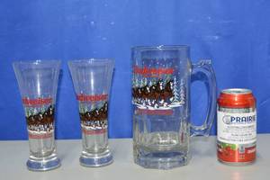 lot 27 image: Budweiser Clydesdales Glass wear