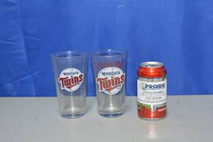 lot 28 image: Minnesota Twins Budweiser and Bud Light Glasses