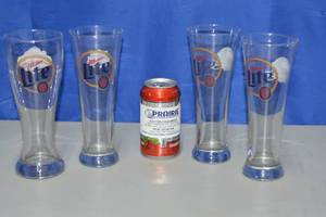 lot 39 image: Miller Lite tall glass wear