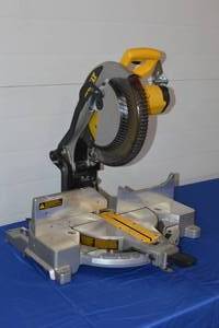 Like New DeWalt 12 Inch Compound Miter Saw
