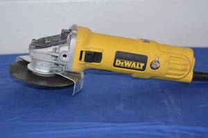 Like New DeWalt 4 12 Angle Grinder
