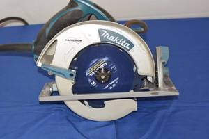 Like New Makita 7-14 Circular Saw