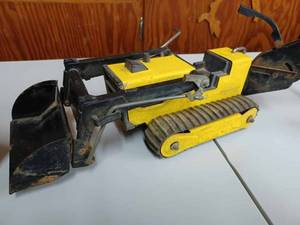 lot 6 image: Two Tonka Toys Crawler with Loader and Backhoe with Rubber Tracks